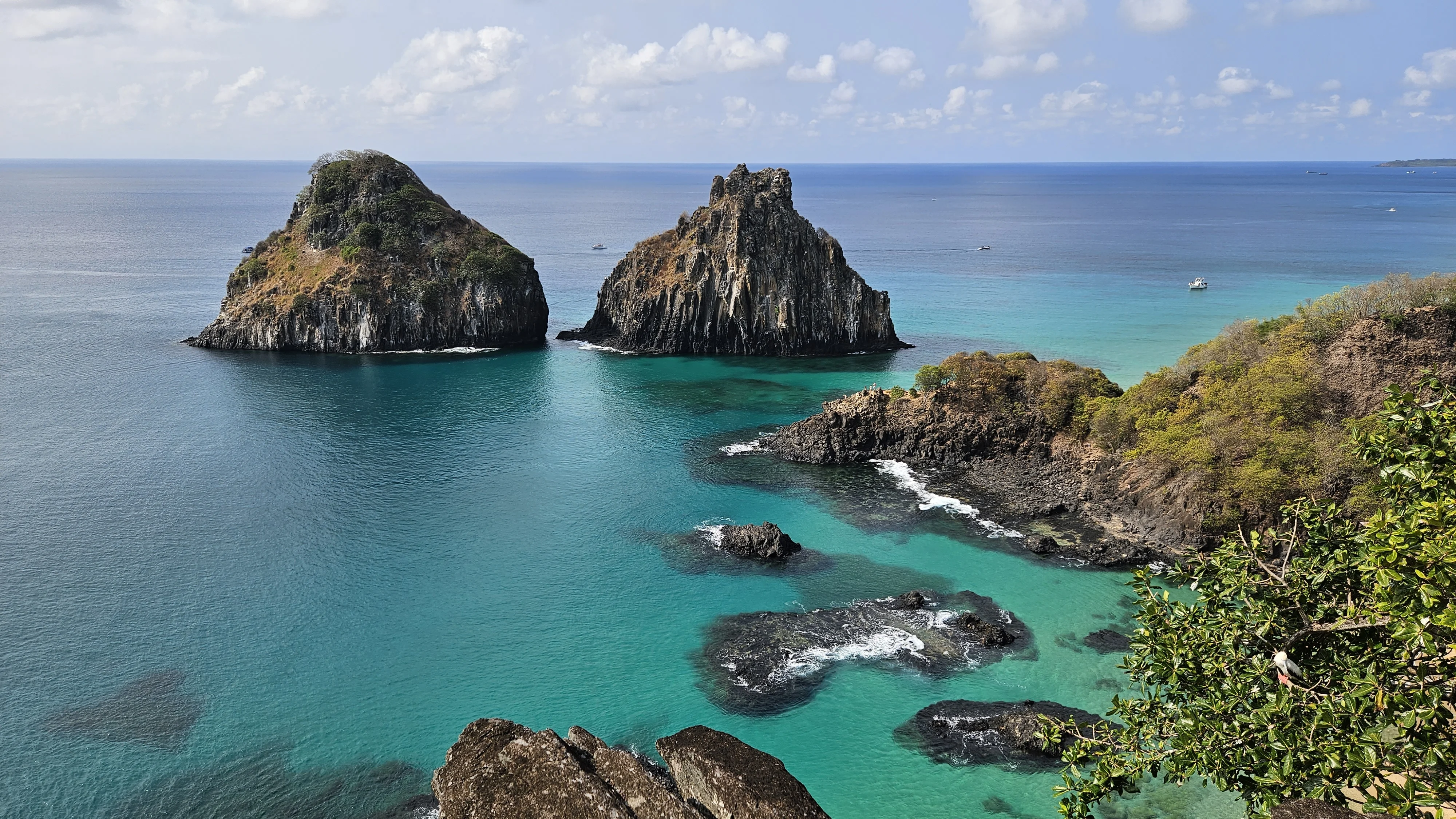 Praia do Cachorro em Fernando de Noronha, a poucos minutos da Pousada do Mano